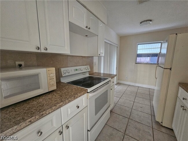 Building Photo - 423 Morgan Cir S