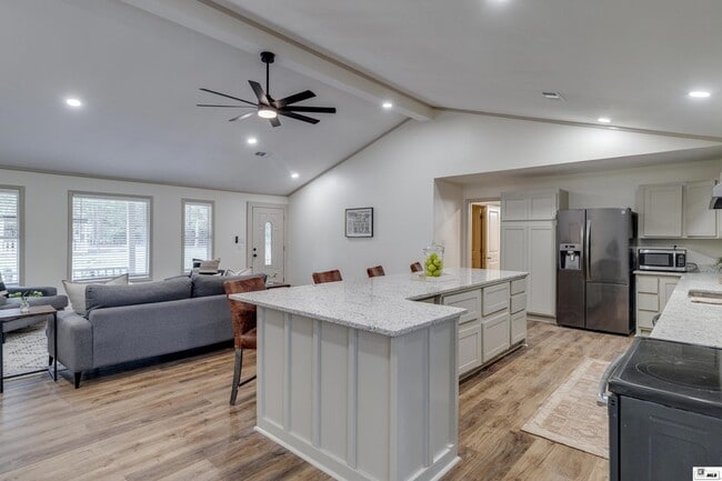 Building Photo - 281 Williams Rd