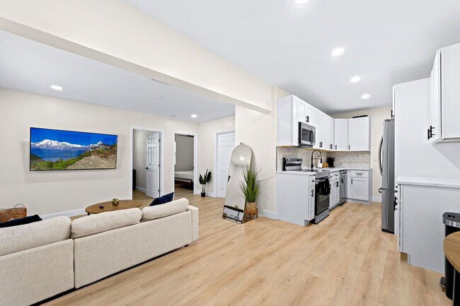 Building Photo - 4603 N Ocean Blvd