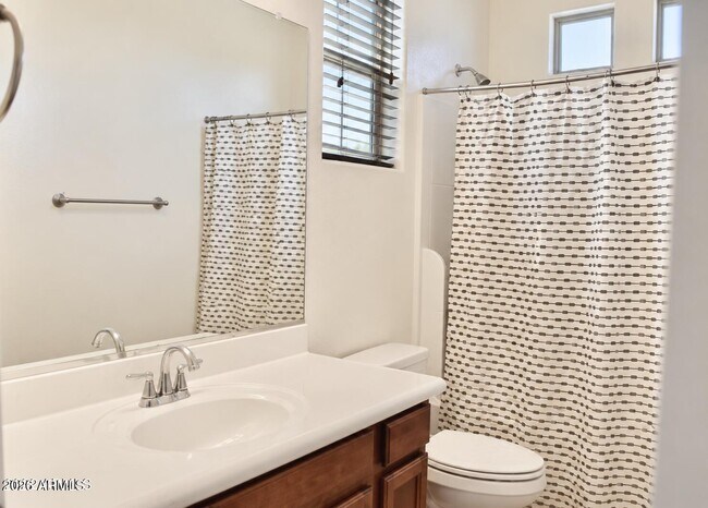 Building Photo - 2834 E Aloe Pl