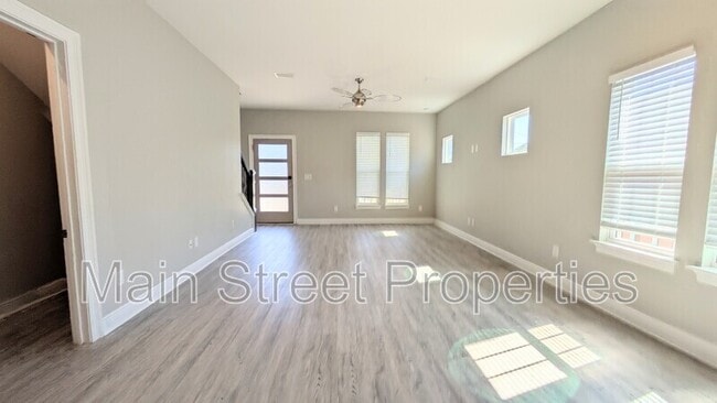 Building Photo - 121 N C St