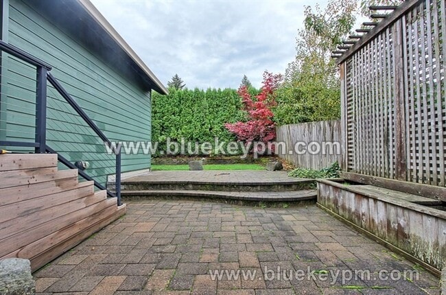 Building Photo - 4 Bed, 3 Bath Home in Happy Valley with Pr...