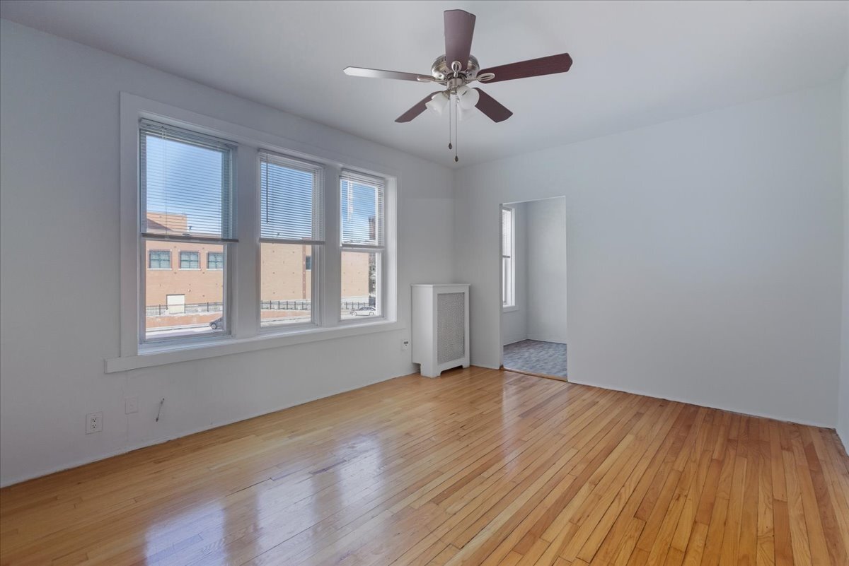 Building Photo - 1635 W Morse Ave