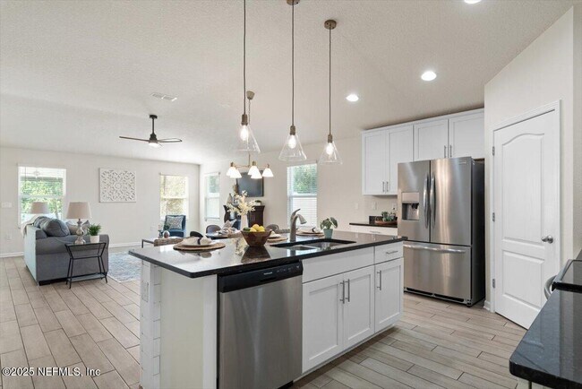 Building Photo - 88 N Hamilton Springs Rd