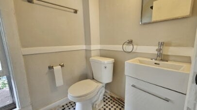 Building Photo - 3515 Grand Ave S