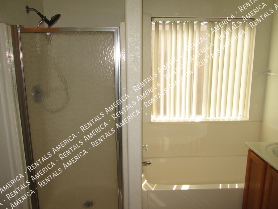 Building Photo - 1332 W Kesler Ln