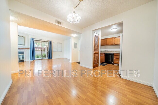 Building Photo - 8331 Vineyard Ave