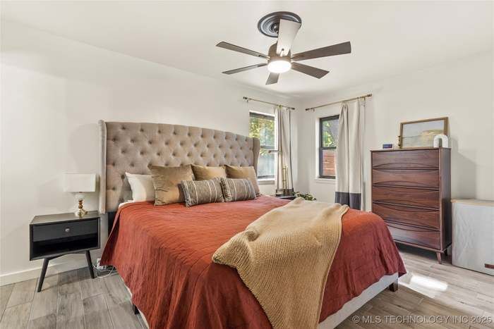 Building Photo - 1709 S Date Ave