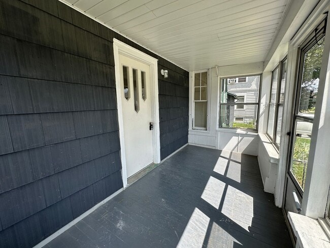 Building Photo - First St 313 w/Wesley St 346 W