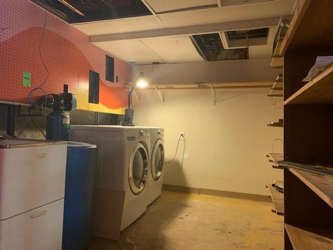 Building Photo - 1308 Shirley St