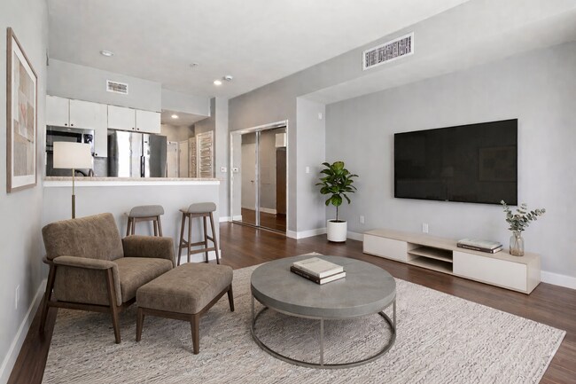 Building Photo - 445 Island Ave