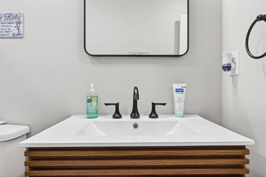 Building Photo - 518 Prospect St