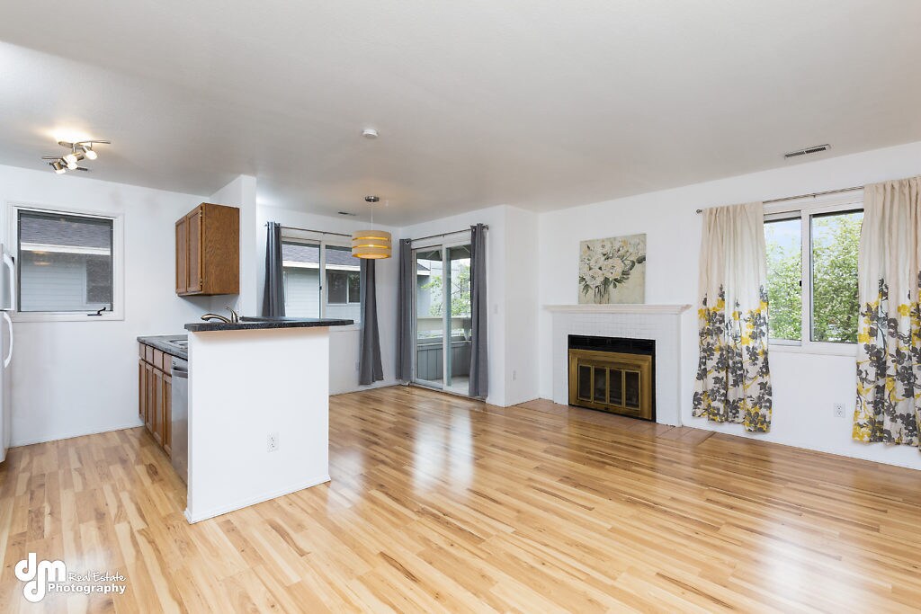 Living room - 4240 Folker St, #B202