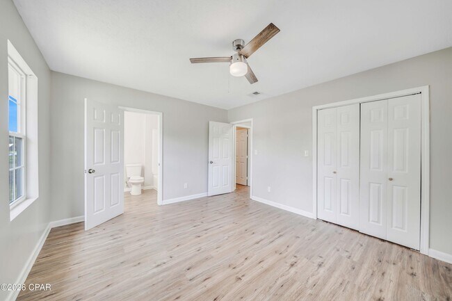 Building Photo - 404 Missouri Ave