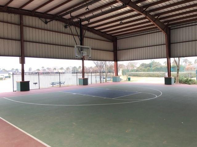 Building Photo - 1400 Chestnut Dr