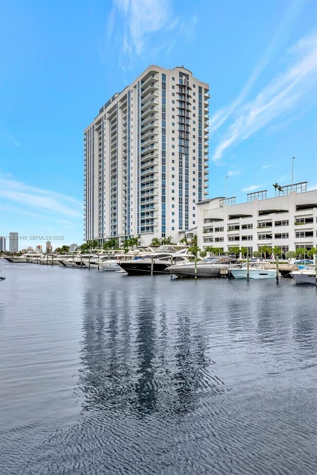 Building Photo - 17111 Biscayne Blvd
