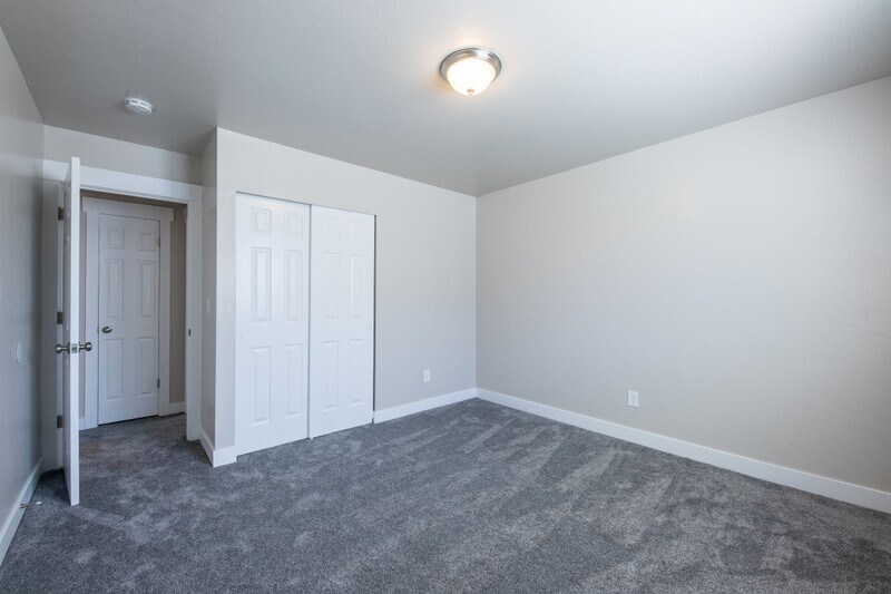 Building Photo - 5235 S Glendon Wy