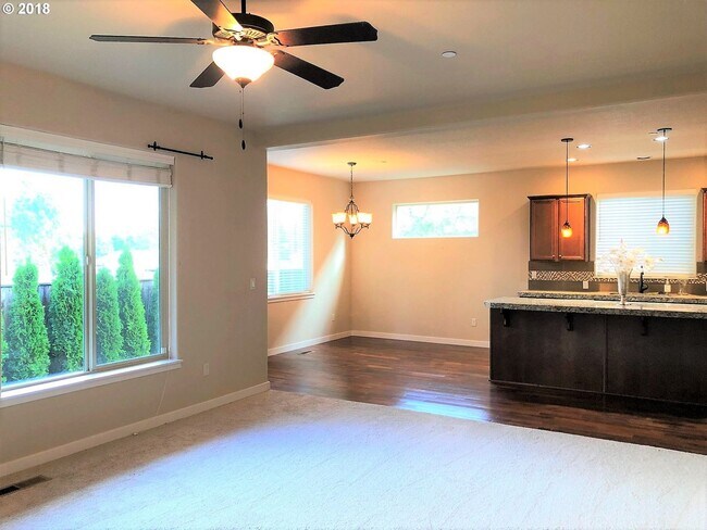 Building Photo - 3-Bedroom Home in SW Beaverton!
