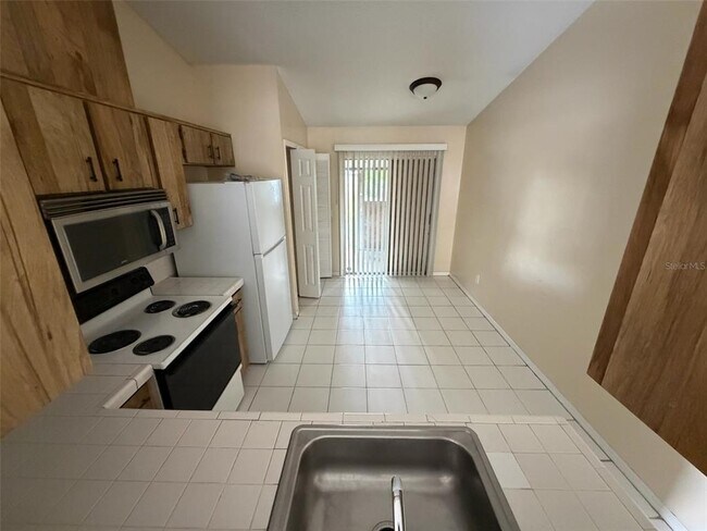 Building Photo - 2714 Adela Ave