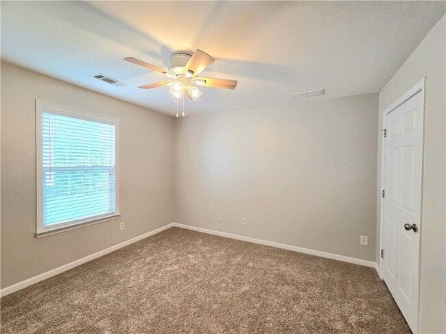 Building Photo - 621 Roxtree Ct NE