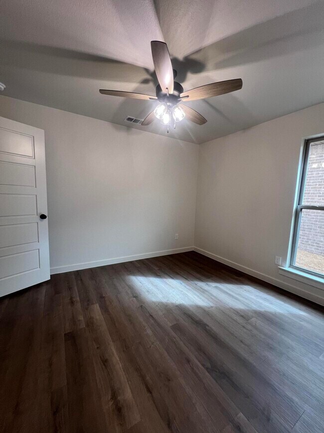 Building Photo - 13831 Gary Ave