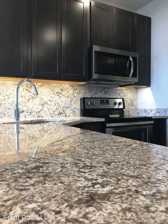 Building Photo - 215 N Main St