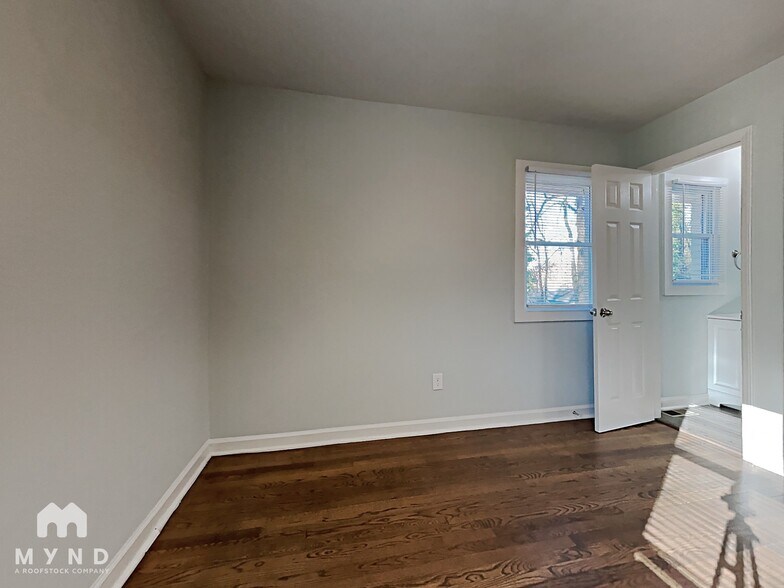 Building Photo - 6143 Castle Ct