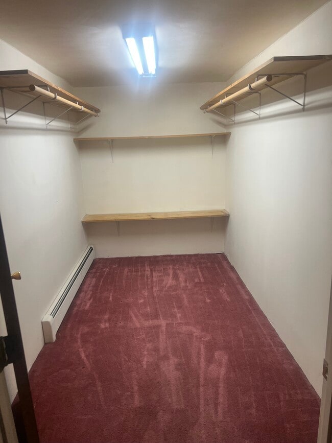 Building Photo - 810 Ashton St