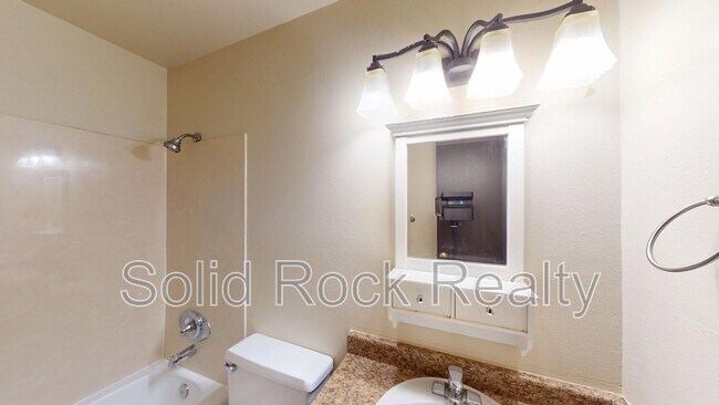 Building Photo - 1801 Eagle View Dr