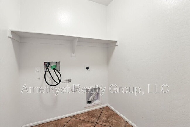 Building Photo - 17848 W Voltaire St