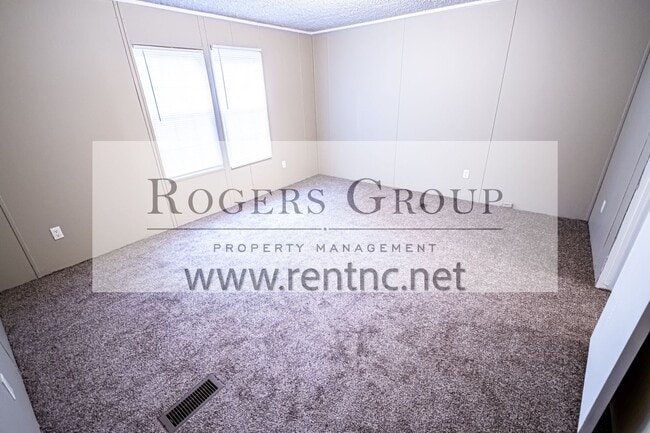 Building Photo - 117 Mallard Ln