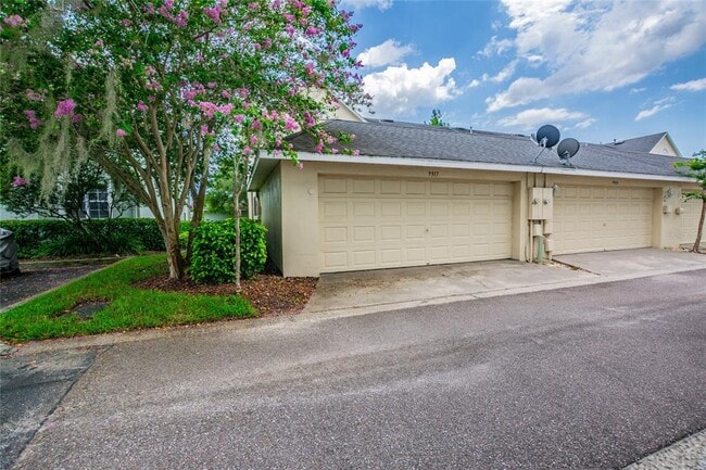 Building Photo - 9917 Brompton Dr