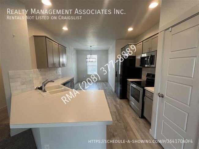 Building Photo - 6593 S Donaway Ave