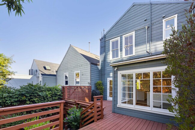 Building Photo - 282 Eureka St