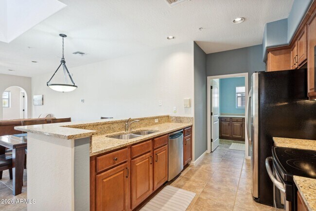 Building Photo - 3935 E Rough Rider Rd