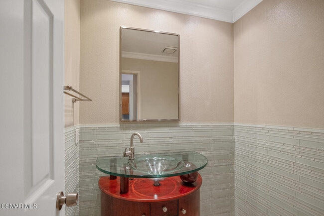 Building Photo - 5608 Roundtree Pl