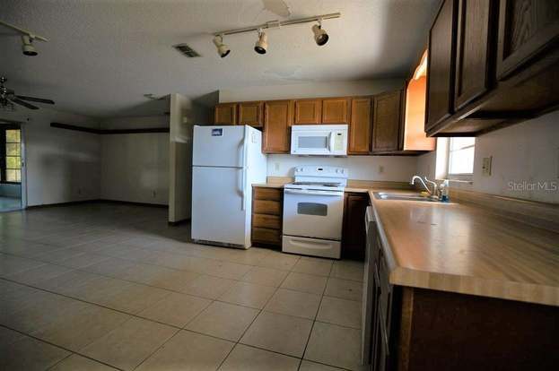 Building Photo - 124 Lakeview Dr