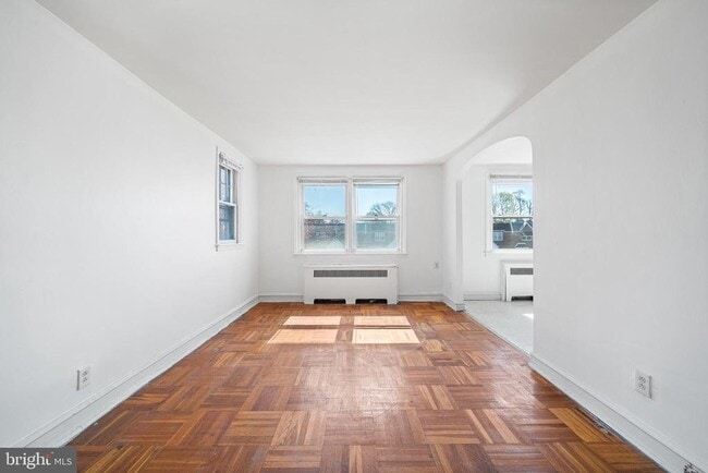 Building Photo - 1115 E Upsal St