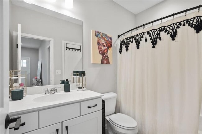 Building Photo - 2047 Drew Dr