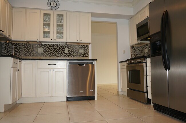 Building Photo - 773 Cardinal Ln