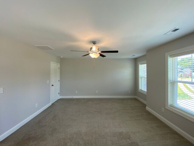 Building Photo - 6260 Kershaw Mdws Rd