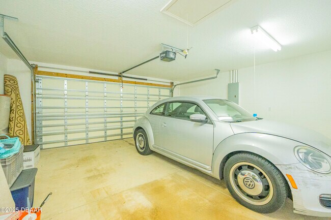 Building Photo - 1412 Coconut Palm Cir