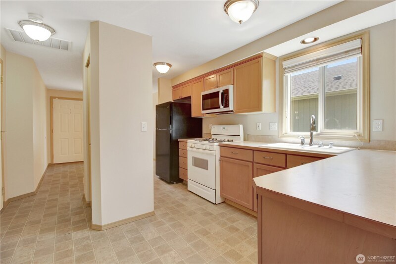 Building Photo - 15108 45th Dr NE