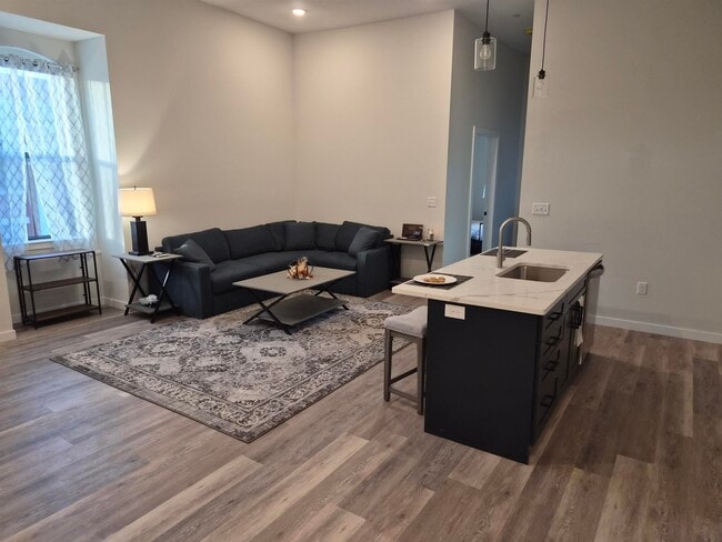 Building Photo - 36 Pleasant St