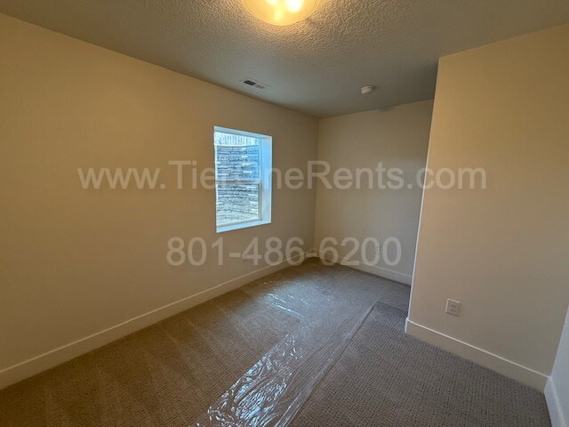 Building Photo - NO DEPOSIT option available for qualified ...