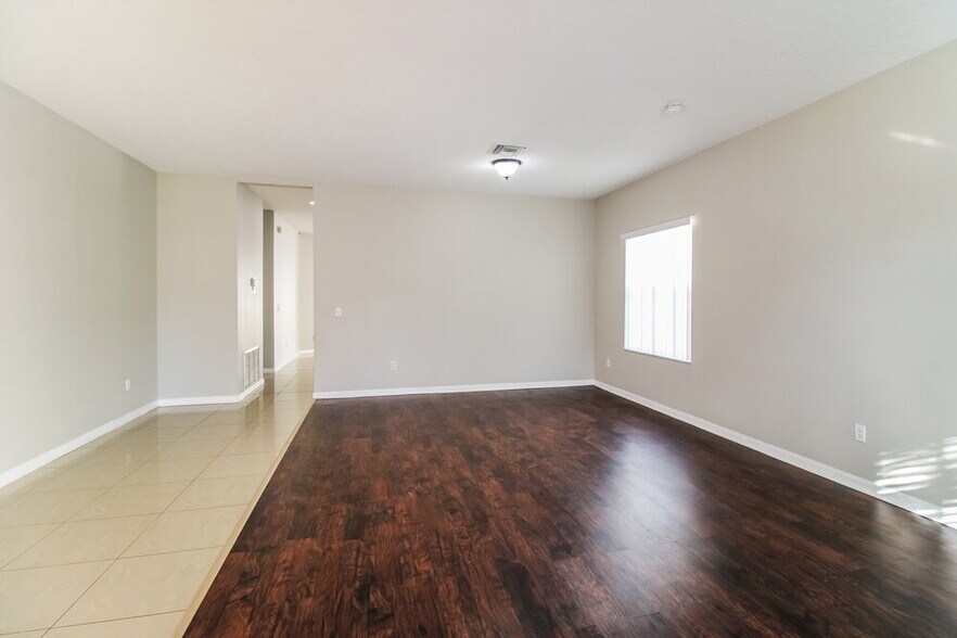 Building Photo - 4123 Beaumont Loop