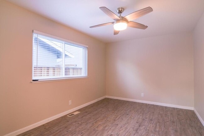 Building Photo - 1685 Whitwood Ln