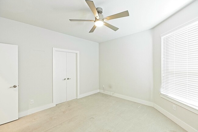 Building Photo - 1405 Bronson Ct