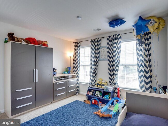 Building Photo - 8250 Red Carnation Ct