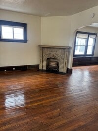 Building Photo - 9402 Pierpont Ave